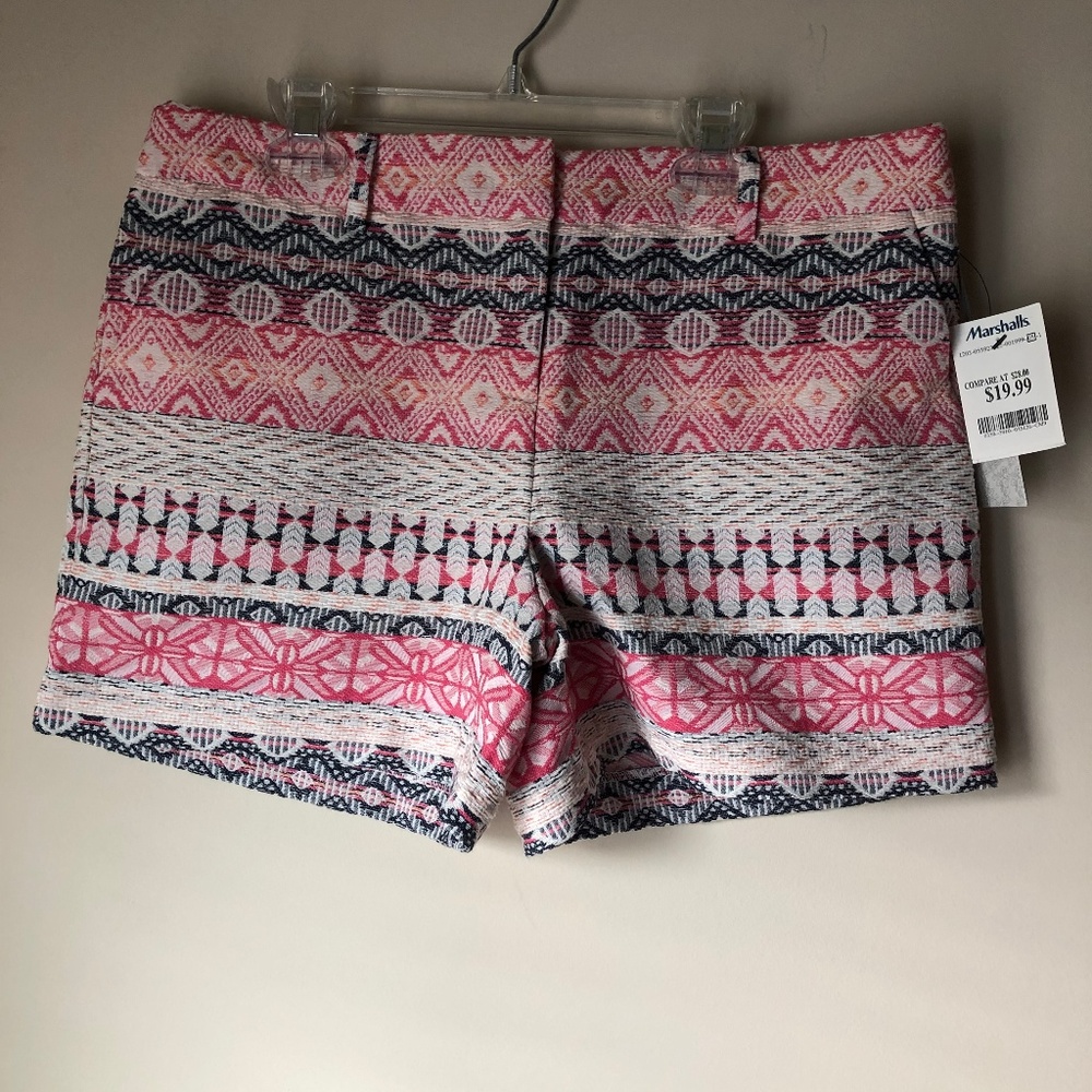 DALIA DISTINCTIVE DESIGN SHORTS
